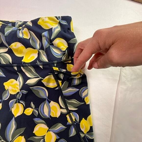 Sweaty Betty Power 6” Bike Shorts in Blue Lemon Tree Size Medium  US 8 - Picture 14 of 15